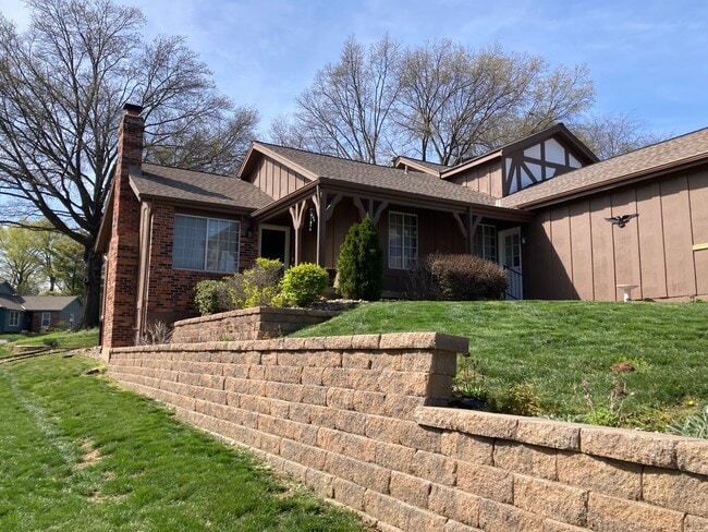 10139 Edelweiss Cir in Shawnee, KS - Building Photo - Building Photo