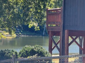 1011 Lakeshore Dr in Belmont, NC - Building Photo - Building Photo