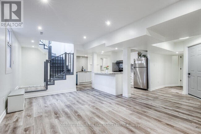562 Winette Rd in Pickering, ON - Building Photo - Building Photo