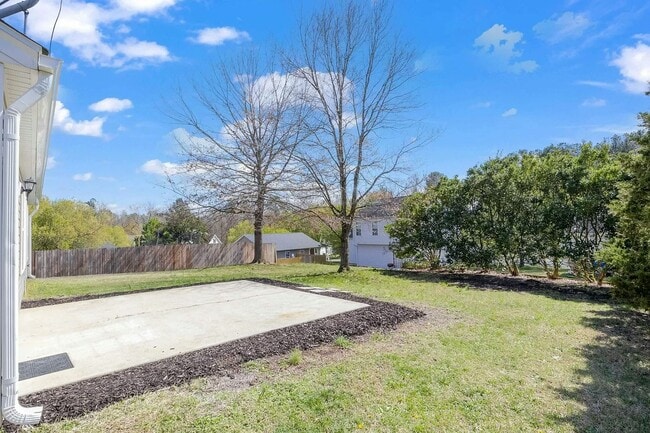 property at 404 Quartz Dr