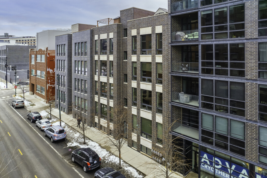 1014 N Larrabee St in Chicago, IL - Building Photo