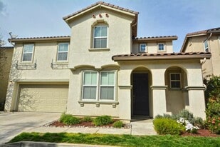 511 Massarosa Ln in Lodi, CA - Building Photo