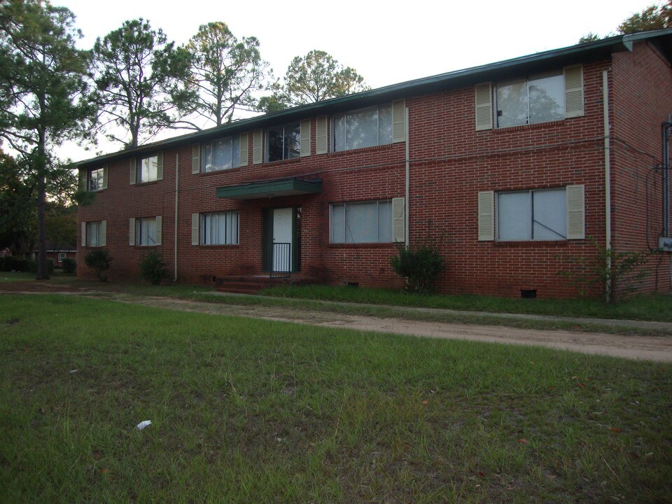 801 Holloway Ave in Albany, GA - Building Photo