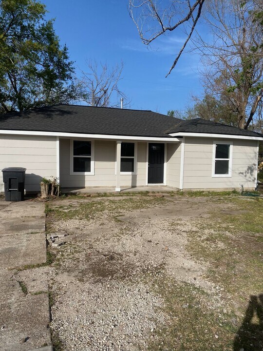 5654 Patrick St in Houston, TX - Foto de edificio