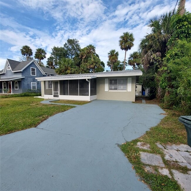 property at 325 Garden St