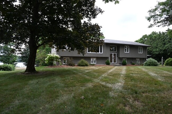 1291 Old N Main St in Laconia, NH - Building Photo - Building Photo