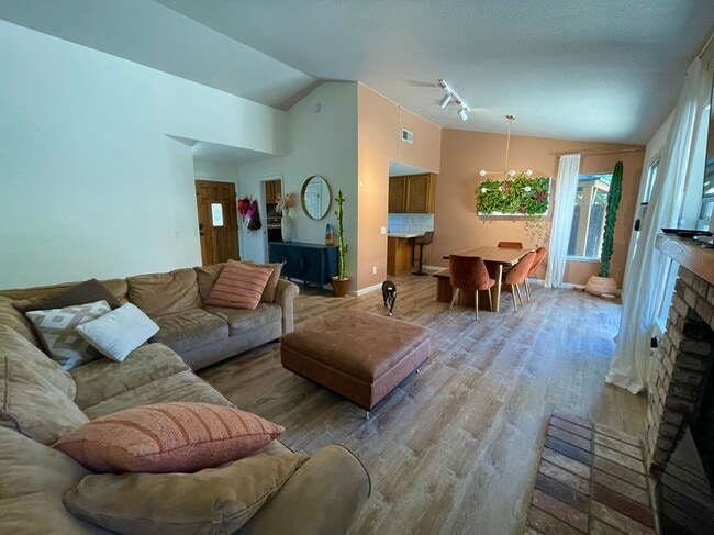 100 Bittercreek Dr in Folsom, CA - Building Photo - Building Photo