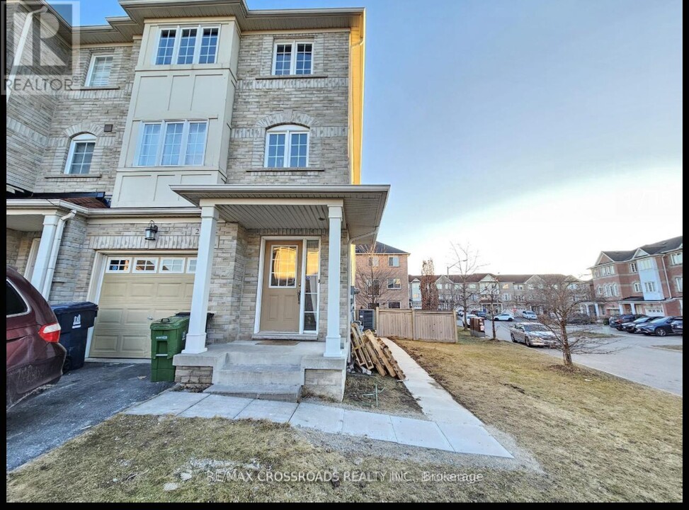 21 WILKES Crescent in Toronto, ON - Building Photo