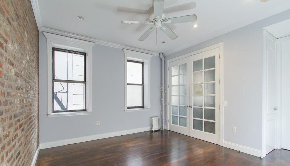 346 E 18th St in New York, NY - Building Photo