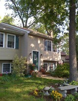 545 Old Stage Rd in Glen Burnie, MD - Building Photo