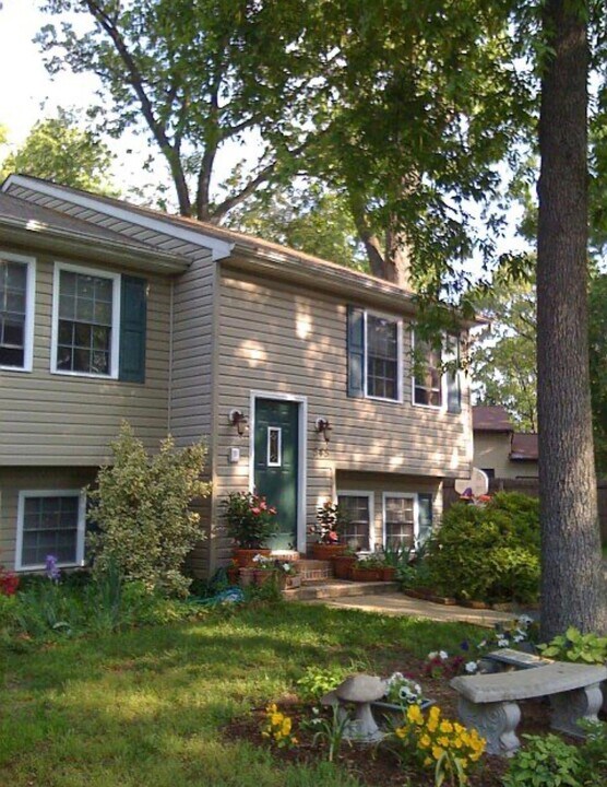 545 Old Stage Rd in Glen Burnie, MD - Building Photo