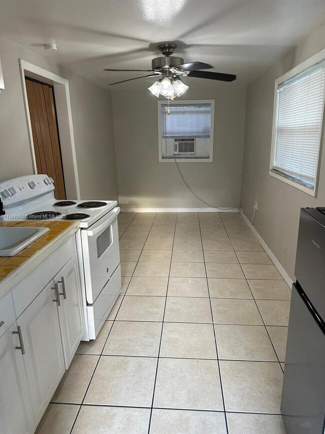 3407 N Avenida Republica de Cuba in Tampa, FL - Building Photo - Building Photo