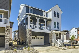 1988 S Fultondale Ct in Aurora, CO - Building Photo - Building Photo