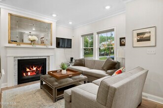 37 White St in Saratoga Springs, NY - Building Photo - Building Photo