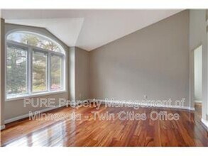 9994 Dunberry Cir in Eden Prairie, MN - Building Photo - Building Photo