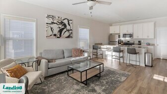 7 Dairy Crk Rd SW in Huntsville, AL - Building Photo