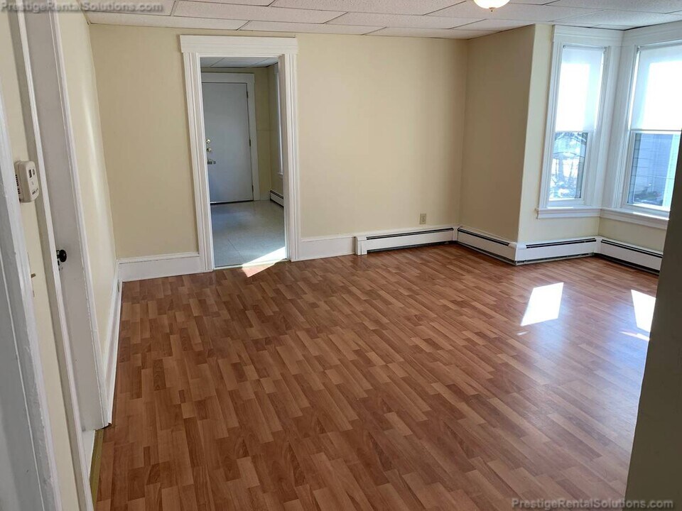 73 Church St, Unit 2 in Leominster, MA - Building Photo