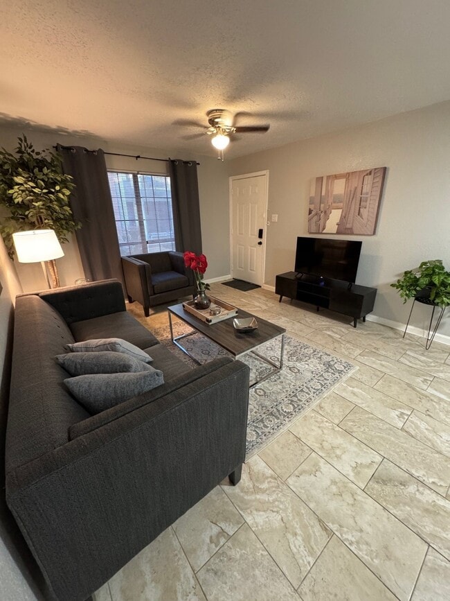 3316 N MacGregor Way in Houston, TX - Building Photo - Building Photo