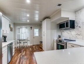 201 Ellwood St in San Antonio, TX - Building Photo - Building Photo