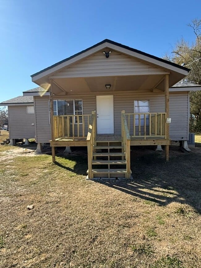 property at 214 S Stockwell Ave