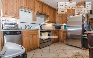 8 Phillips St in Boston, MA - Building Photo