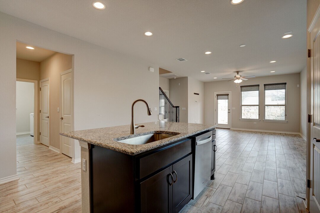 14114 McCoy Lp in Austin, TX - Building Photo