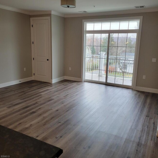 2435 Lamington Rd in Bedminster, NJ - Building Photo - Building Photo