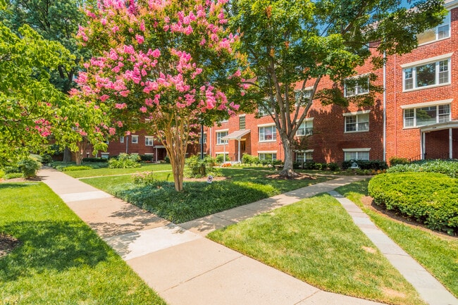1304 N Meade St, Unit 6 in Arlington, VA - Building Photo - Building Photo