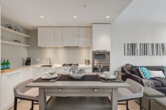 901-910 10 Ave SW in Calgary, AB - Building Photo - Building Photo
