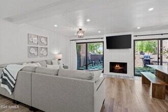 7316 N Vía Camello Del Norte in Scottsdale, AZ - Building Photo - Building Photo