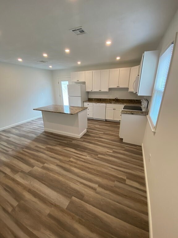 400 Massachusetts Ave-Unit -3 in Arlington, MA - Building Photo - Building Photo