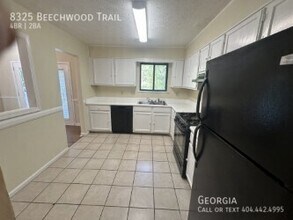 8325 Beechwood Ct in Riverdale, GA - Foto de edificio - Building Photo