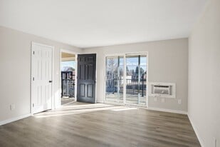 2418 Pattison Ave in Cheyenne, WY - Building Photo