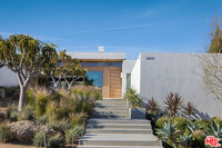 28837 Selfridge Dr in Malibu, CA - Foto de edificio - Building Photo