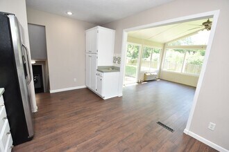 52401 Hollyhock Rd in South Bend, IN - Building Photo - Building Photo