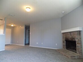 16905 Thorntree Ct in Justin, TX - Foto de edificio - Building Photo