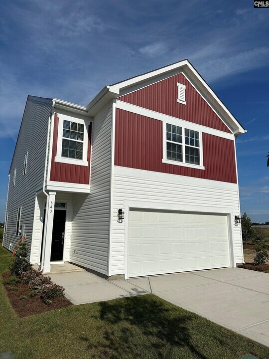 643 Olympia St in Gilbert, SC - Building Photo
