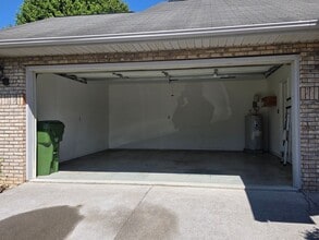 1012 Willow Creek Cir in Maryville, TN - Building Photo - Building Photo