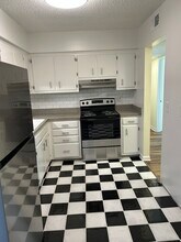 515 Basswood Ave, Unit G80 in Nashville, TN - Foto de edificio - Building Photo