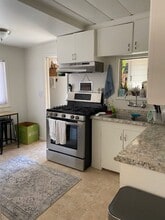 1361 Stafford St in San Luis Obispo, CA - Building Photo - Building Photo