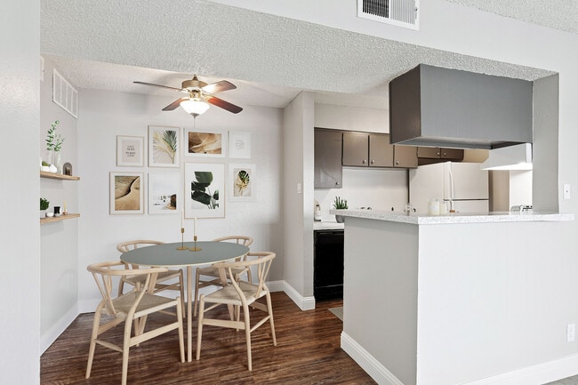 ReNew Scotsdale in Midland, TX - Foto de edificio - Building Photo