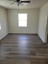 1607 N W S Young Dr, Unit B in Killeen, TX - Building Photo - Building Photo