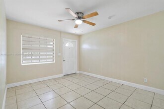 6241 SW 24th St in Miramar, FL - Building Photo - Building Photo