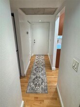 851 NE 209th Terrace in Miami, FL - Foto de edificio - Building Photo