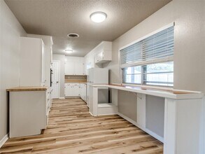 1617 Avondale Dr in Norman, OK - Building Photo - Building Photo