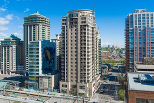 West Pointe Plaza in Calgary, AB - Building Photo
