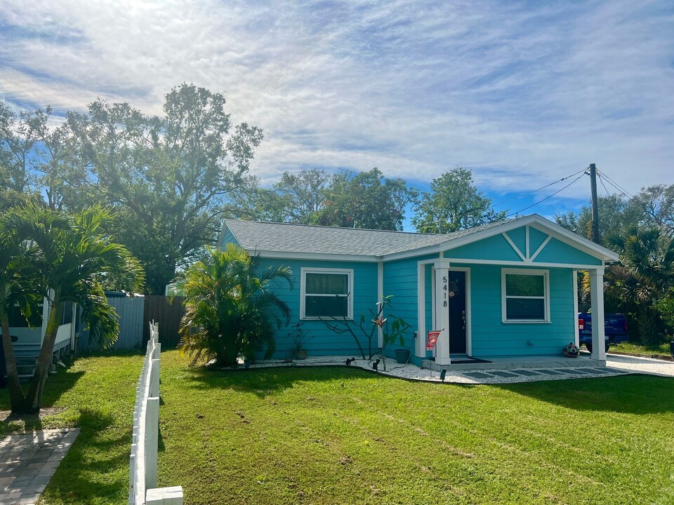 5418 16th Ave S in Gulfport, FL - Building Photo