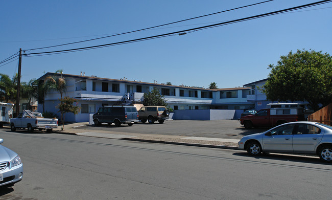 Renette Manor in El Cajon, CA - Foto de edificio - Building Photo