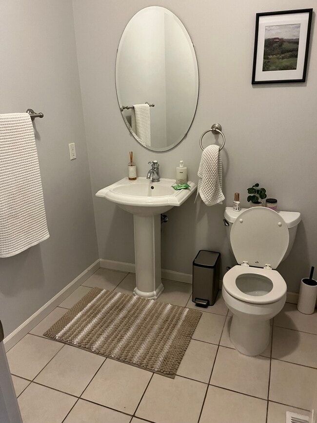 2750 Diamond Loop, Unit E in Milton, WA - Building Photo - Building Photo
