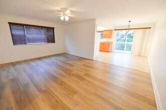 251 Avenida Madrid in San Clemente, CA - Building Photo - Building Photo